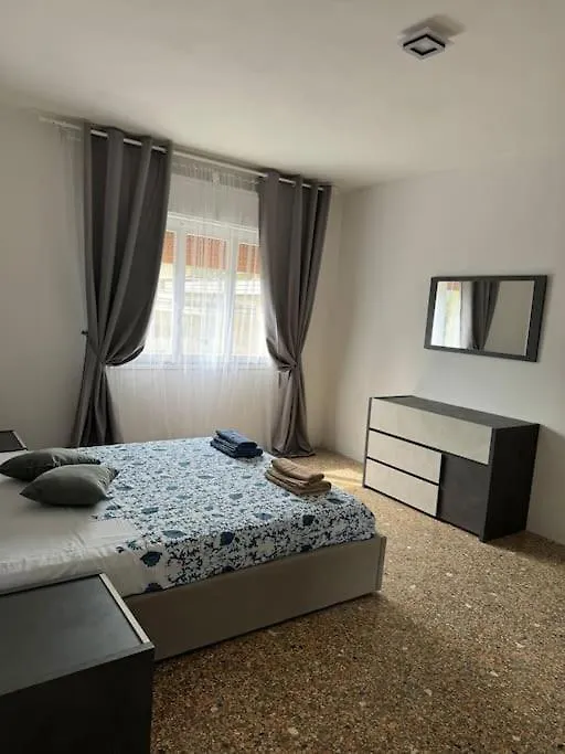 Venice Grey Apartment