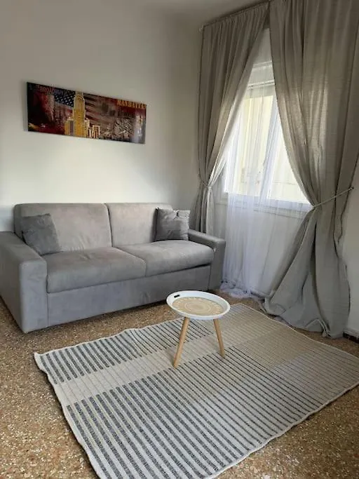 Venice Grey Apartment 0*,  Italien