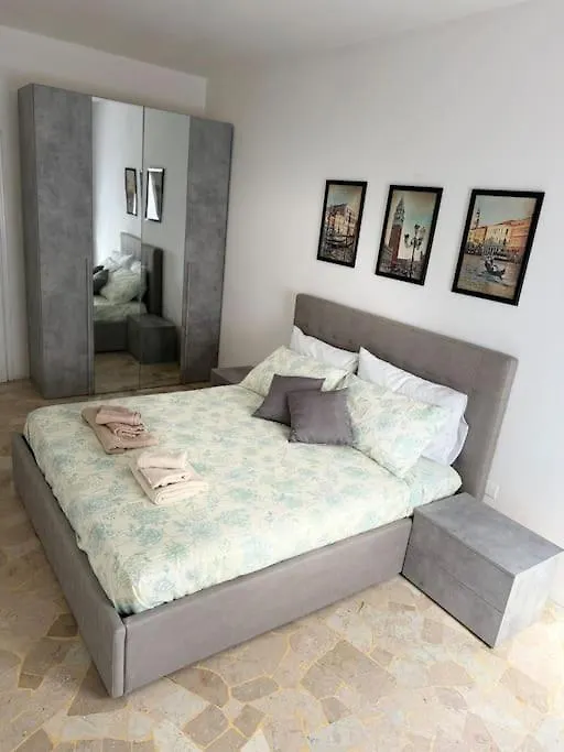 Venice Grey Apartment